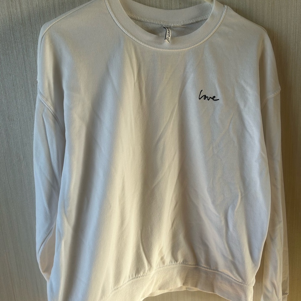 Divided “love” embroidered Crewneck sweater - Picture 5 of 6